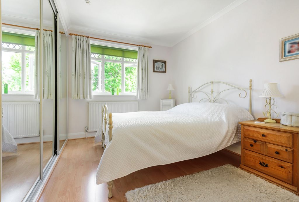 Additional image 13 of 3 bed semi-detached house for saleForest Side, Worcester Park KT4