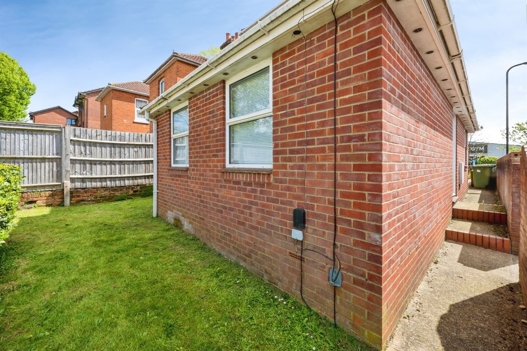 Additional image 15 of 1 bed maisonette for saleWinchester Road, Southampton SO16