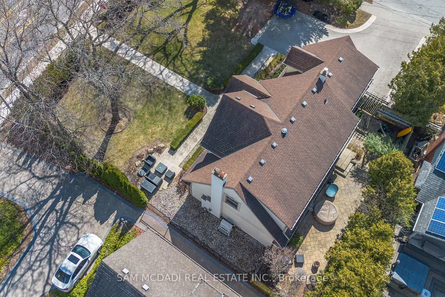 Additional image 20 of 3325 Lakeshore Road