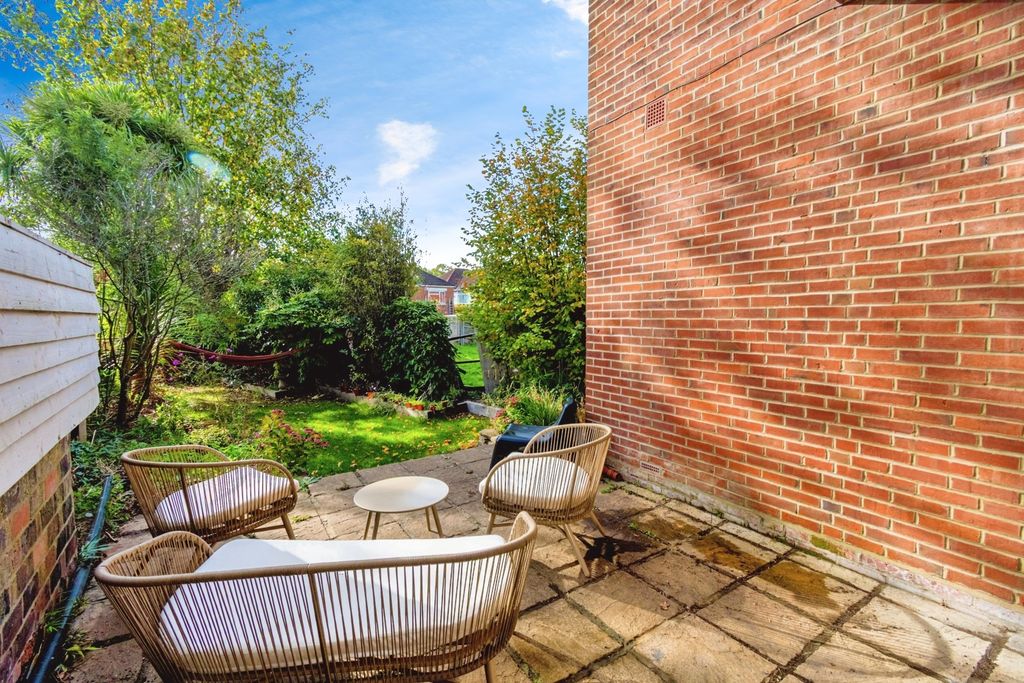 Additional image 7 of 2 bed flat for saleWelbeck Avenue, Southampton, Hampshire SO17