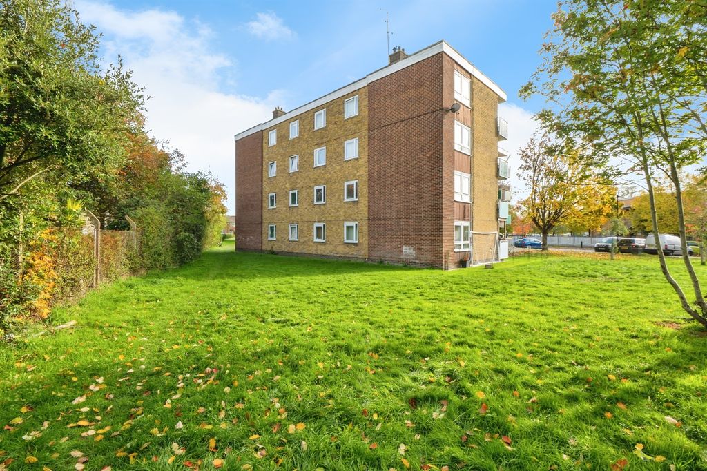 Additional image 12 of 2 bed flat for saleCuckmere Lane, Southampton SO16