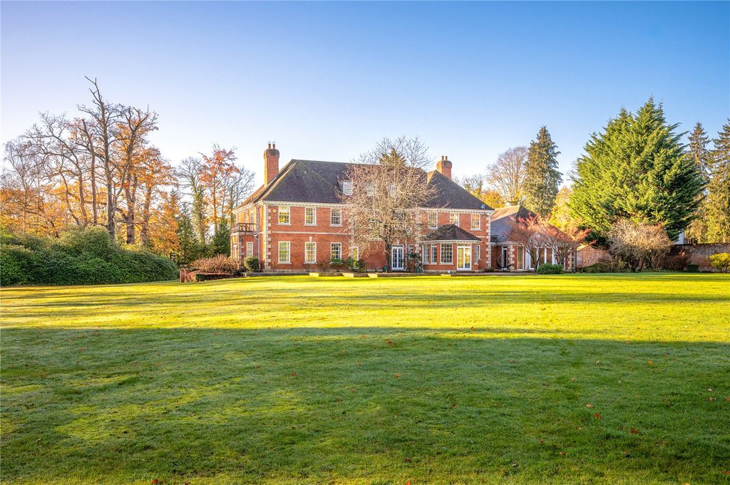5 bed detached house for saleHatton Hill, Windlesham, Surrey GU20