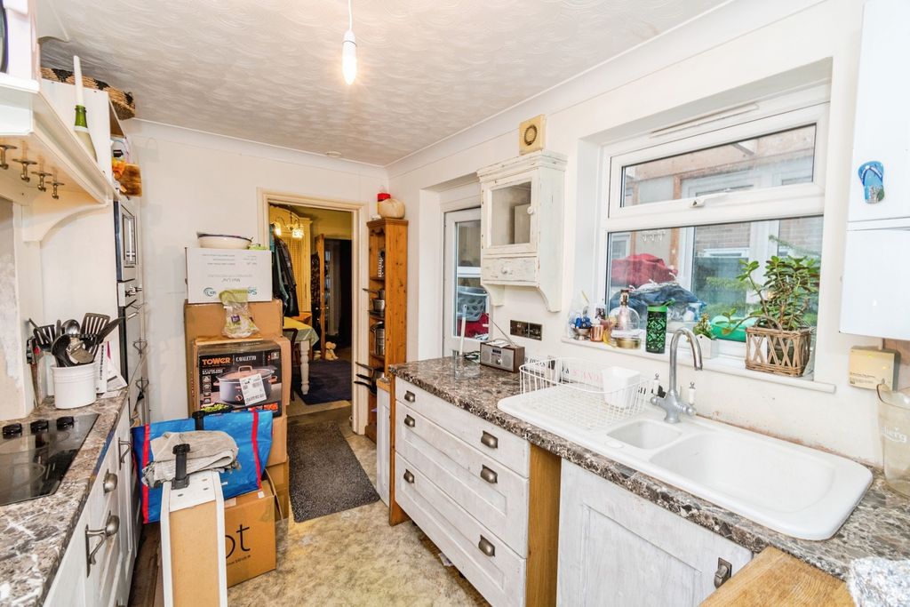Additional image 5 of 3 bed semi-detached house for saleShirley Park Road, Southampton, Hampshire SO16