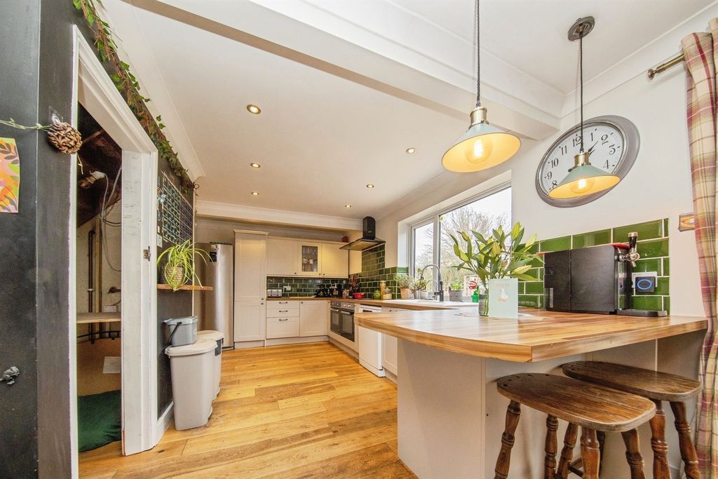 Additional image 7 of 4 bed semi-detached house for saleGrove Road, Woodbridge IP12