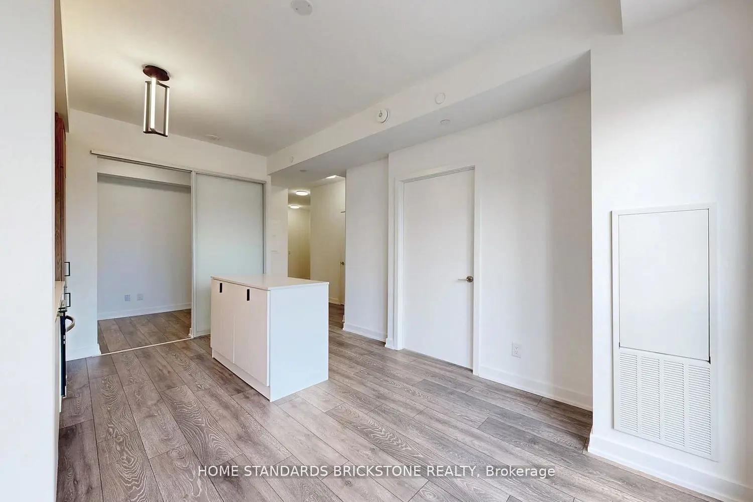 Additional image 13 of 8888 Yonge Street 321