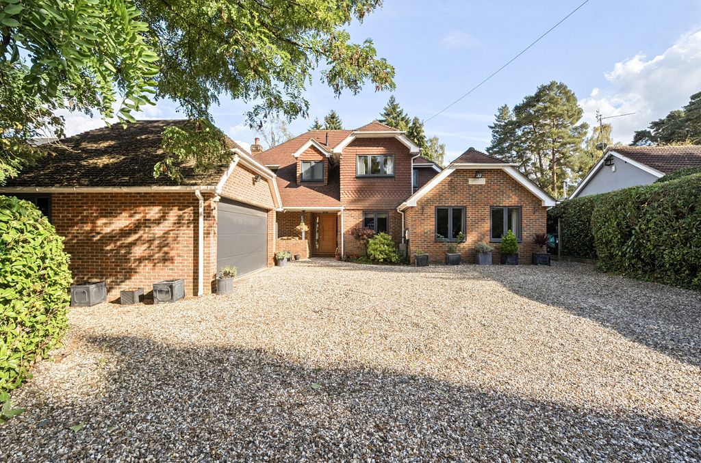 Additional image 27 of 5 bed detached house for saleHollybush Ride, Finchampstead, Wokingham, Berkshire RG40