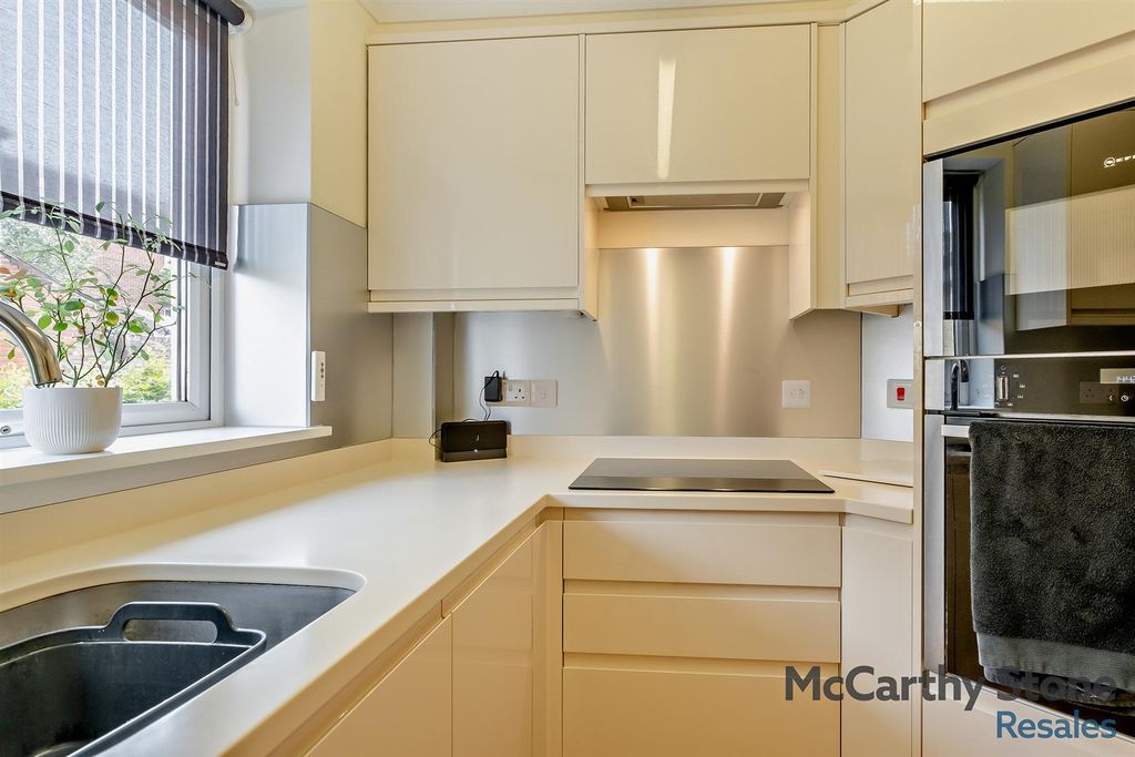 Additional image 4 of 1 bed flat for sale3 Medina Court, Old Westminster Lane, Newport, Isle Of Wight PO30