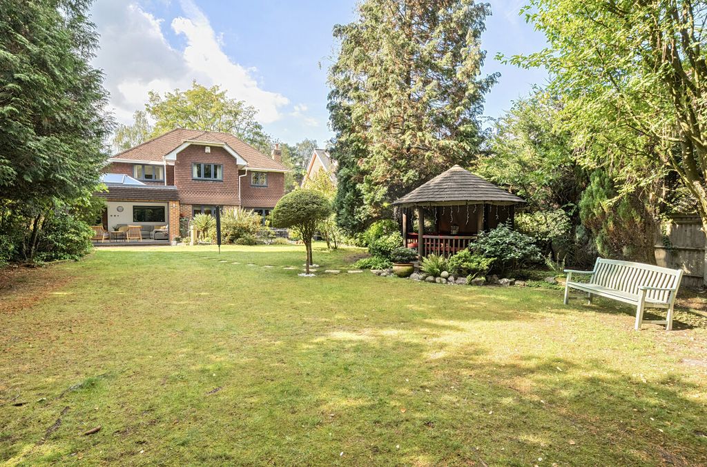 Additional image 24 of 5 bed detached house for saleHollybush Ride, Finchampstead, Wokingham, Berkshire RG40