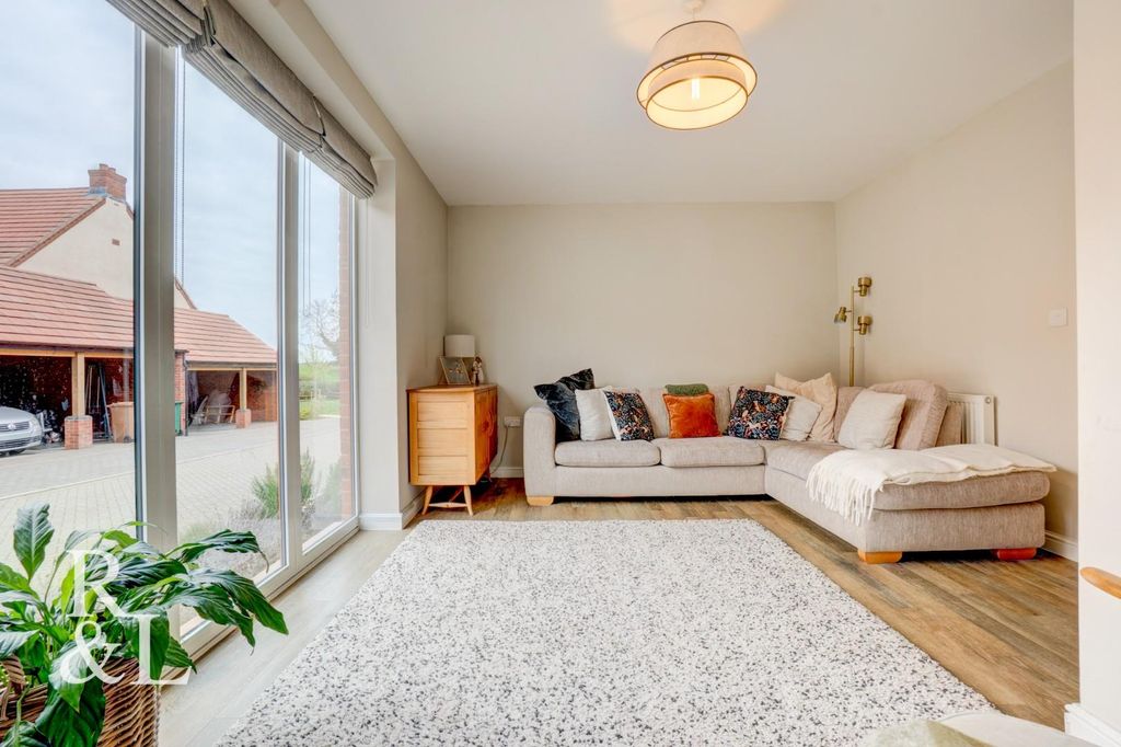 Additional image 4 of 3 bed semi-detached house for salePoplar Close, Overseal DE12