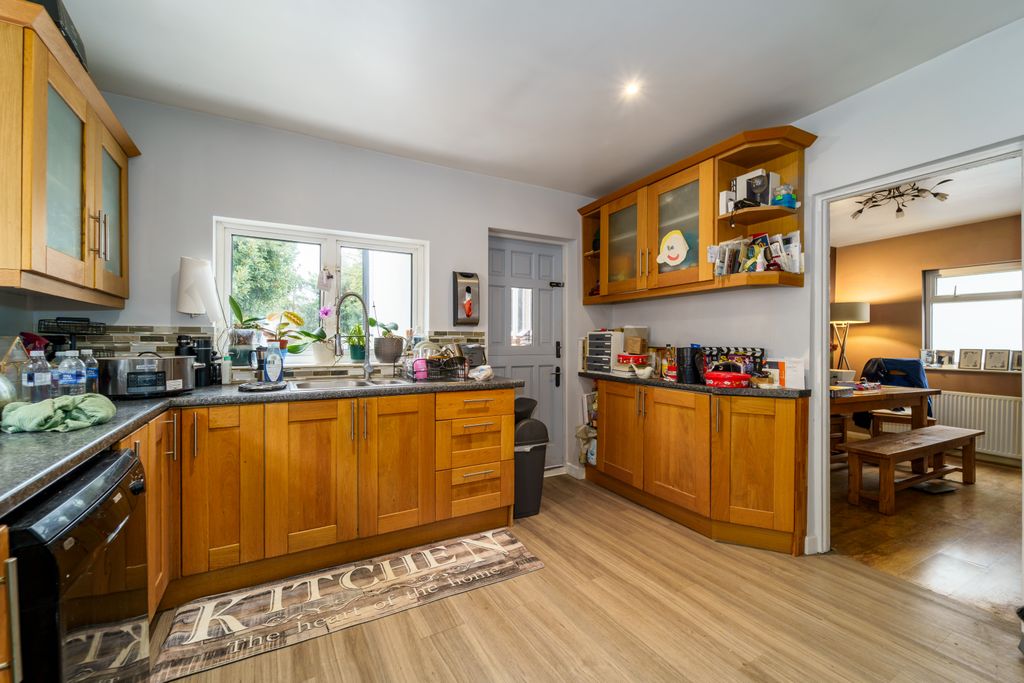 Additional image 18 of 6 bed detached bungalow for saleFeltham Hill Road, Ashford TW15