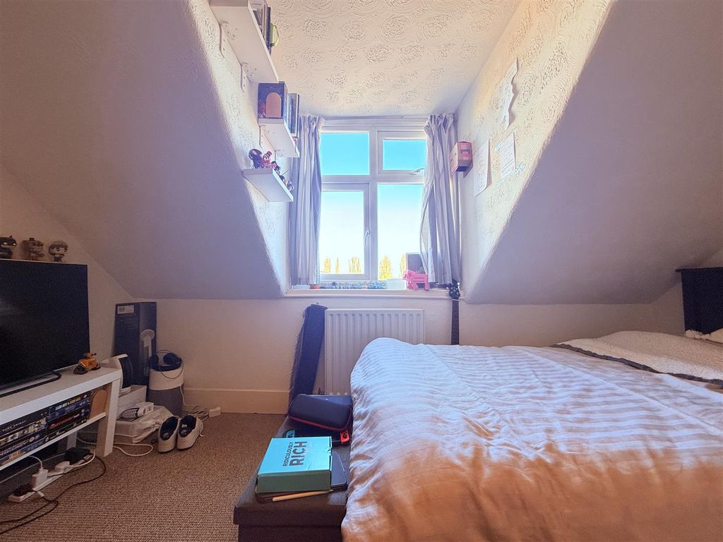 Additional image 17 of 3 bed flat for saleWoodthorpe Road, Ashford TW15