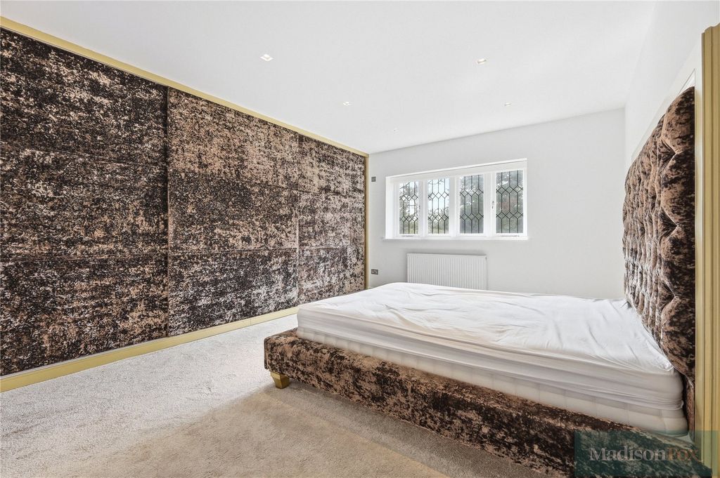 Additional image 20 of 5 bed detached house for saleWoodland Way, Woodford Green IG8