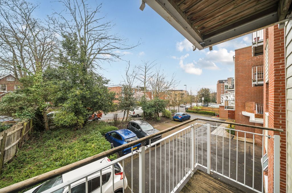 Additional image 8 of 2 bed flat for saleNorthlands Road, Banister Park, Southampton, Hampshire SO15