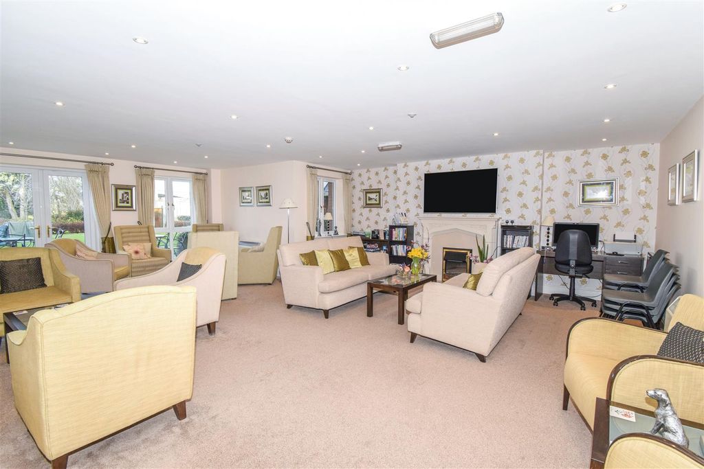 Additional image 17 of 2 bed flat for saleRowleys Court, Sandhurst Street, Oadby, Leicester LE2
