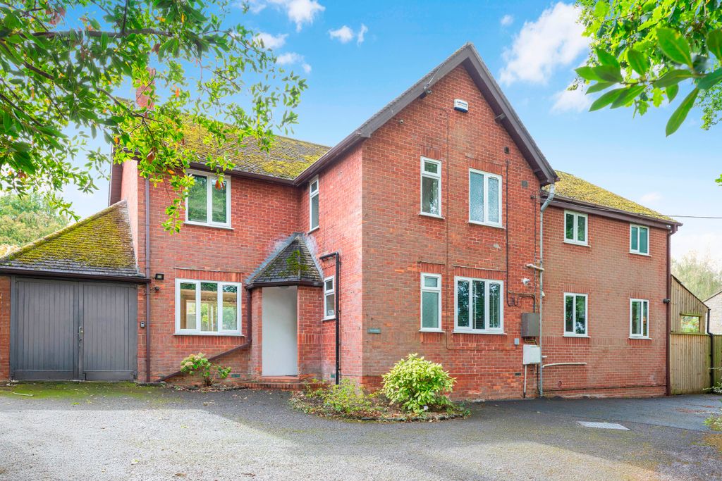 Additional image 2 of 4 bed detached house for saleOaktrees, Wyke Road, Gillingham SP8