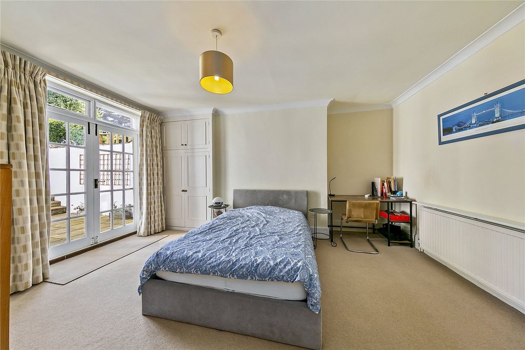 Additional image 20 of 3 bed maisonette for saleStuart Court, Richmond Hill, Richmond, Surrey TW10