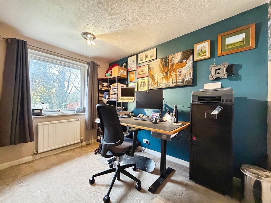 Additional image 17 of 5 bed detached house for saleColeridge Avenue, Yateley, Hampshire GU46