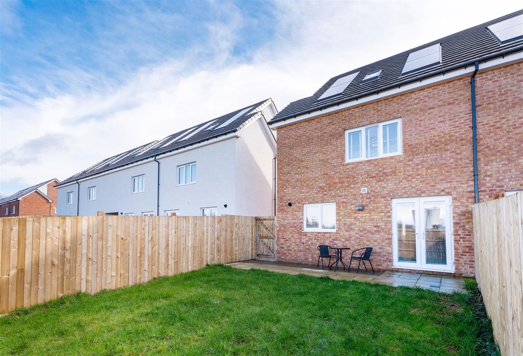 Additional image 24 of 3 bed town house for saleMackay Place, Wishaw ML2