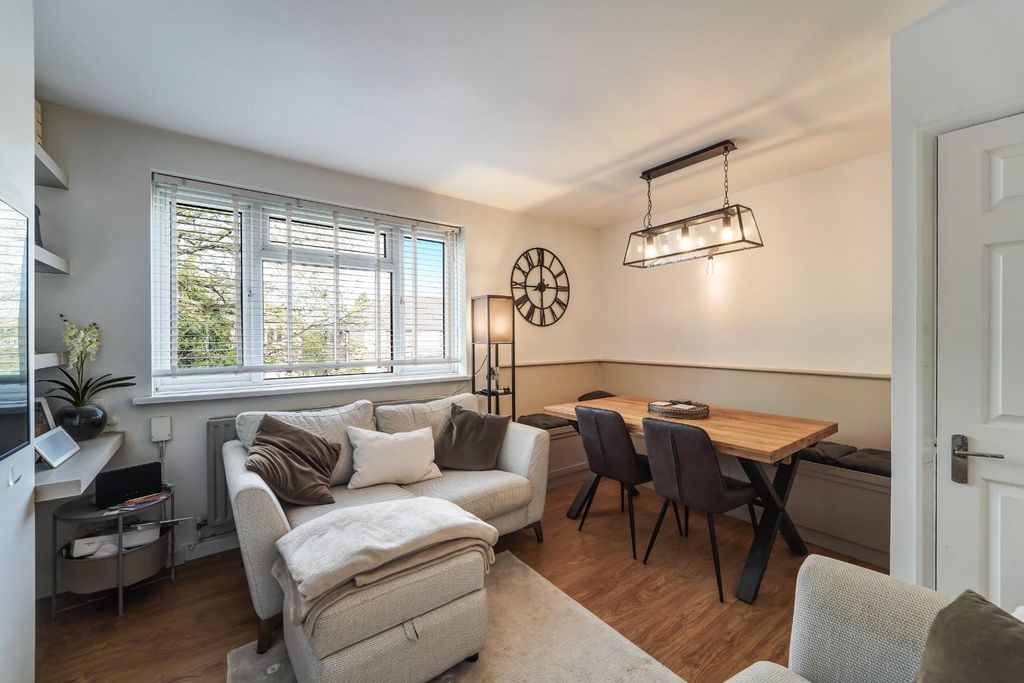 Additional image 4 of 3 bed maisonette for saleArdrossan Gardens, Worcester Park KT4