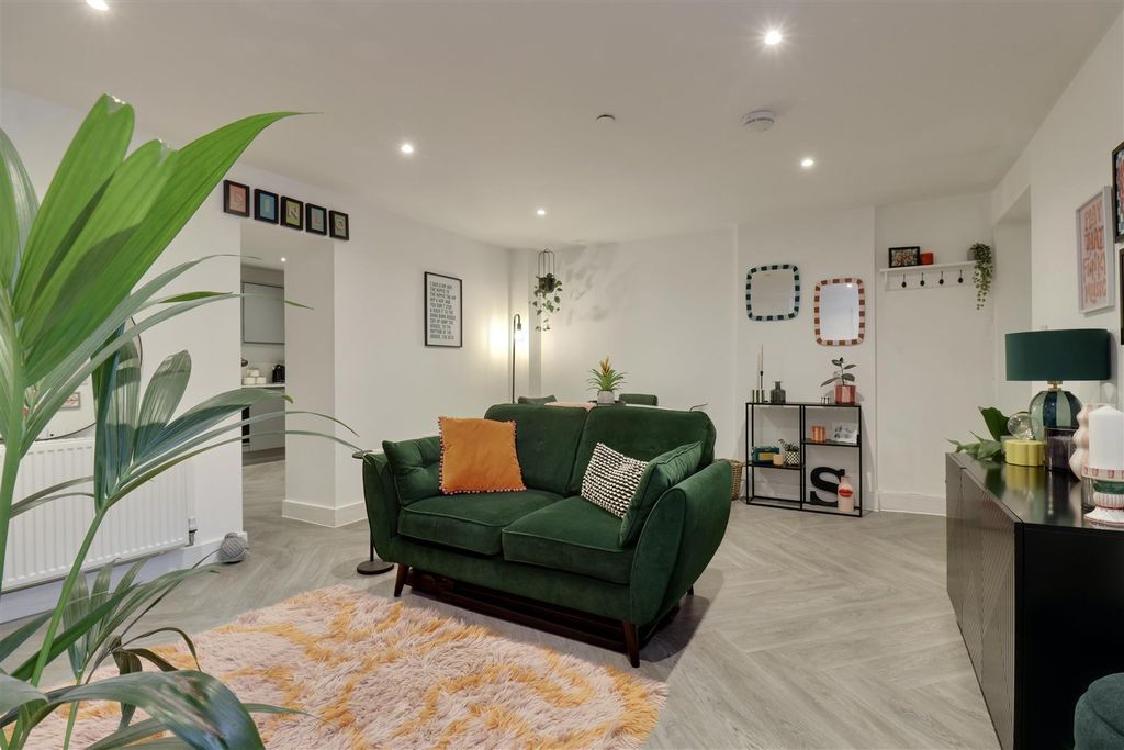 Additional image 10 of 1 bed flat for saleGovernors Walk, Portsmouth PO3