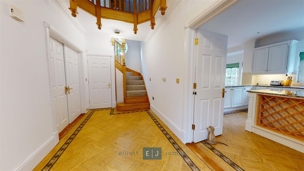 Additional image 8 of 6 bed detached house for saleRegents Drive, Woodford Green IG8