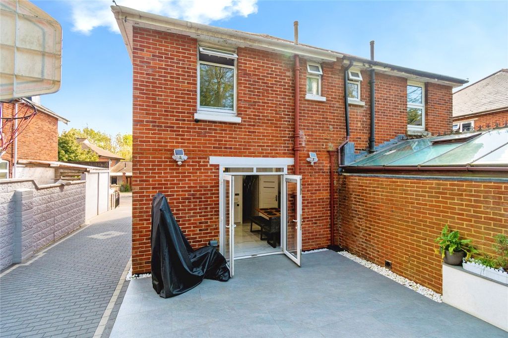 Additional image 27 of 3 bed semi-detached house for saleOsborne Road South, Southampton, Hampshire SO17