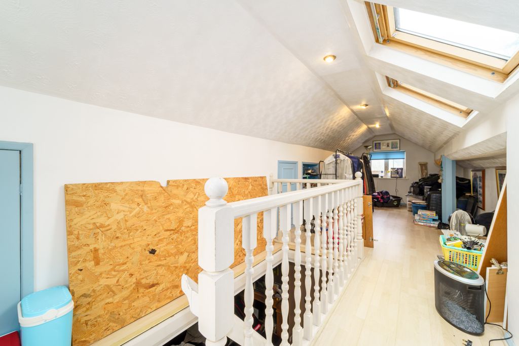 Additional image 15 of 6 bed detached bungalow for saleFeltham Hill Road, Ashford TW15