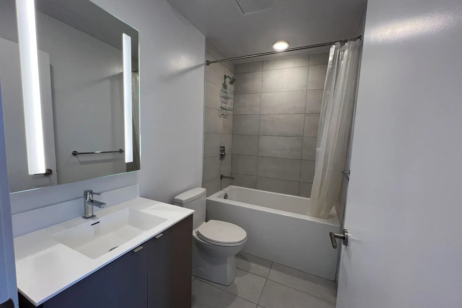 Additional image 9 of 500 Dupont Street 512