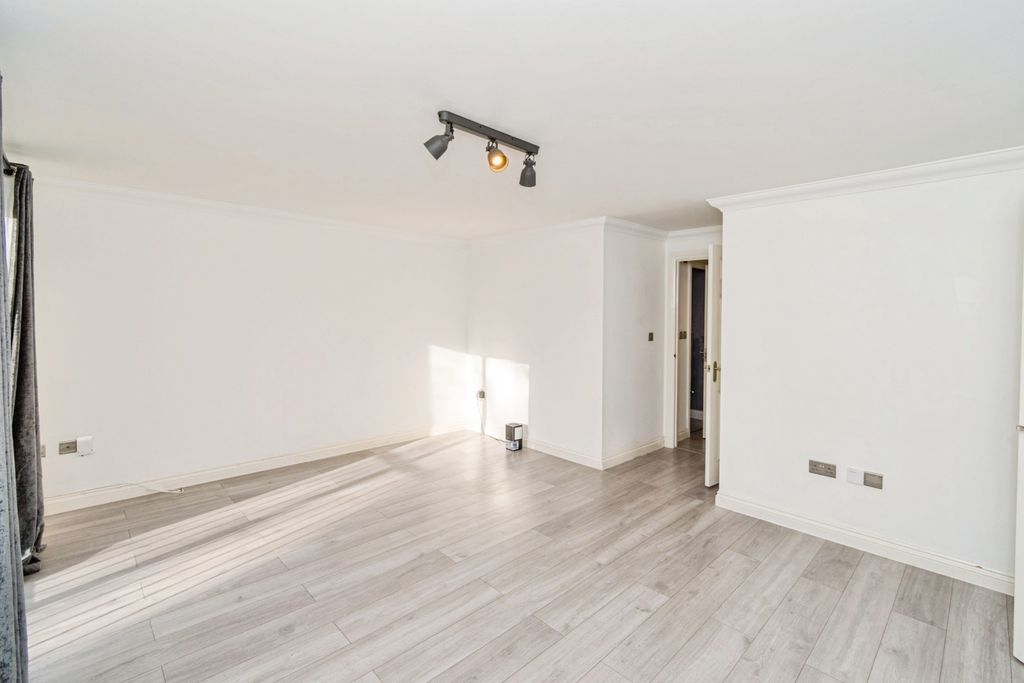 Additional image 6 of 2 bed flat for saleRollesbrook Gardens, Southampton, Hampshire SO15