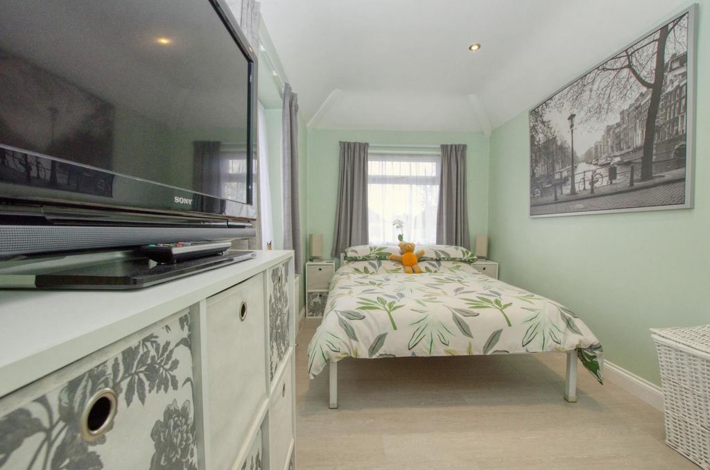 Additional image 18 of 3 bed semi-detached house for saleMowbray Road, Southampton SO19