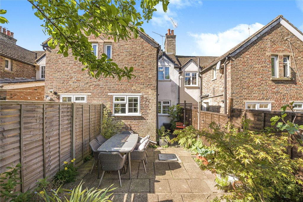 Additional image 13 of 2 bed terraced house for saleVictoria Road, Knaphill, Woking GU21