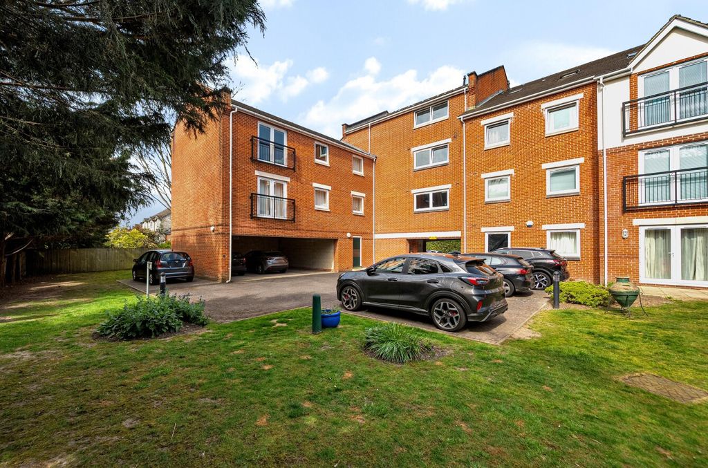 Additional image 15 of 2 bed flat for saleArchers Road, Banister Park, Southampton, Hampshire SO15
