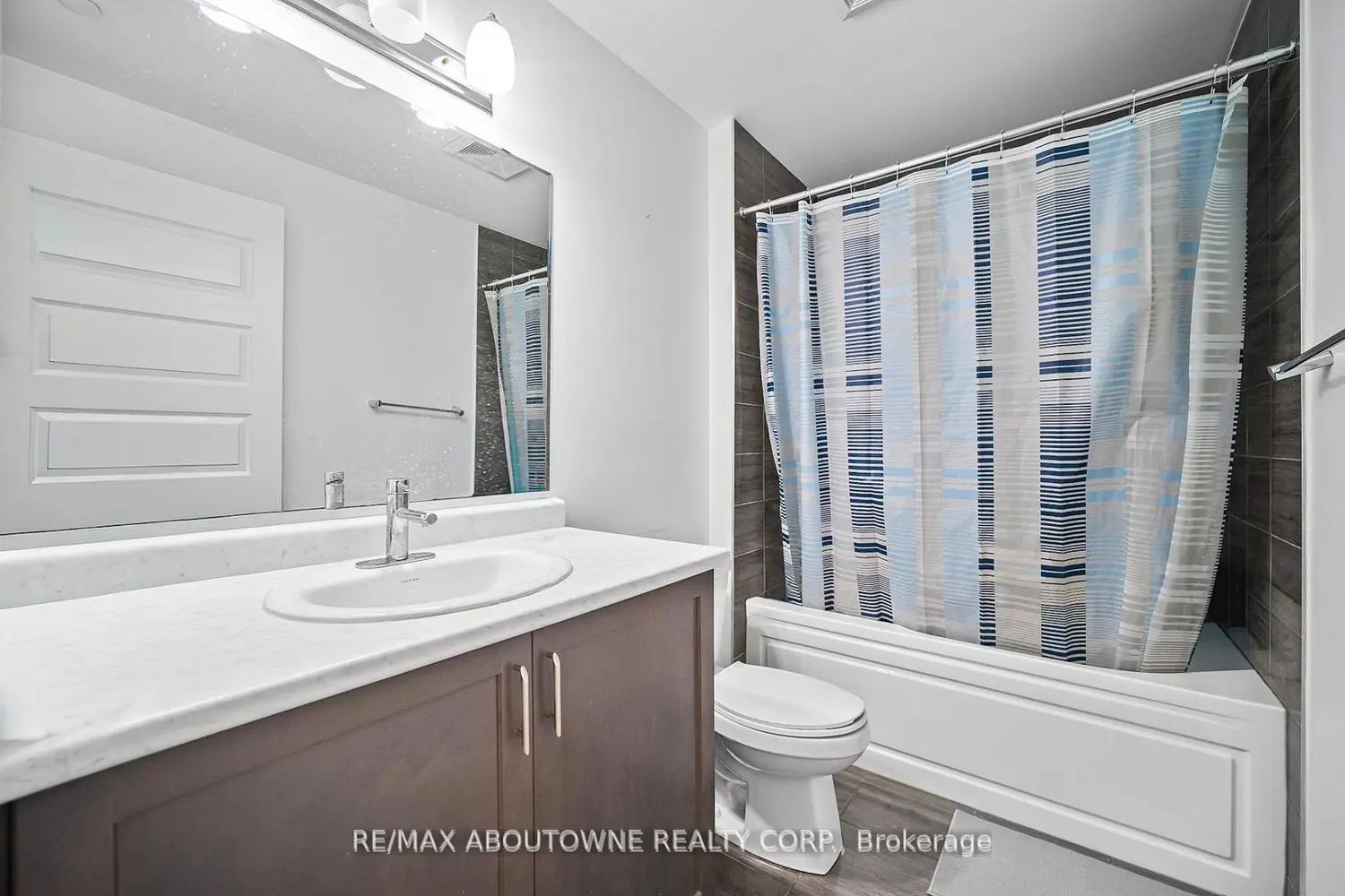 Additional image 9 of 95 Dundas Street 004