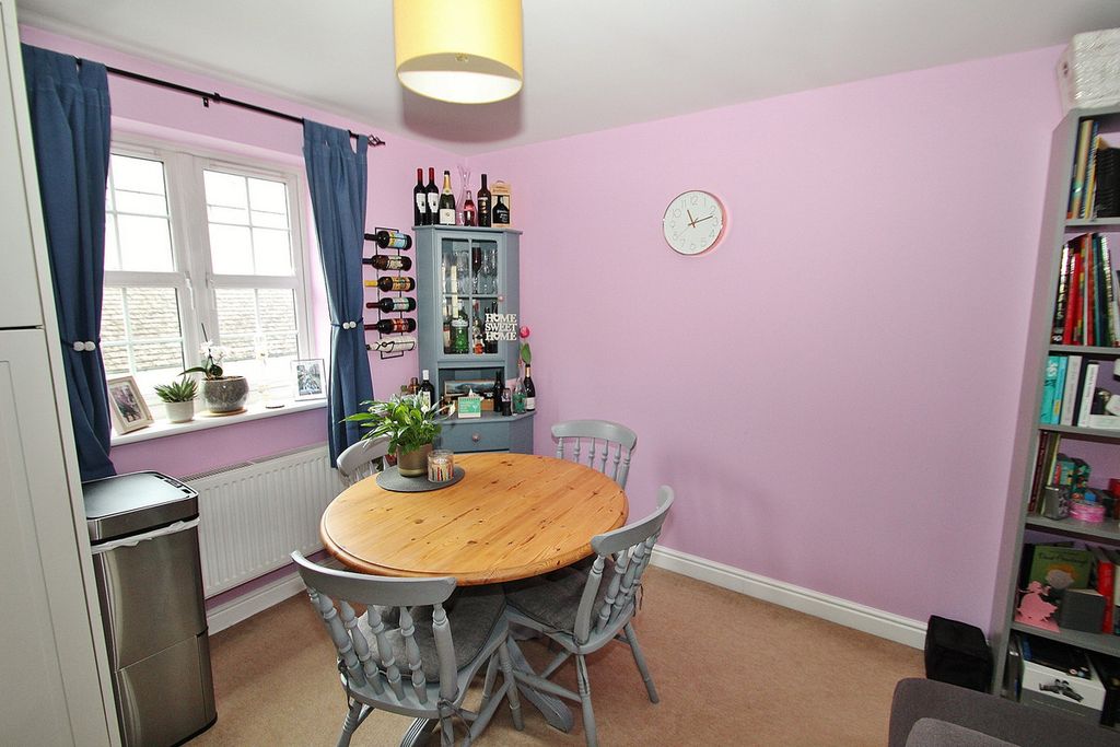 Additional image 5 of 1 bed flat for saleAshcombe Crescent, Witney OX28