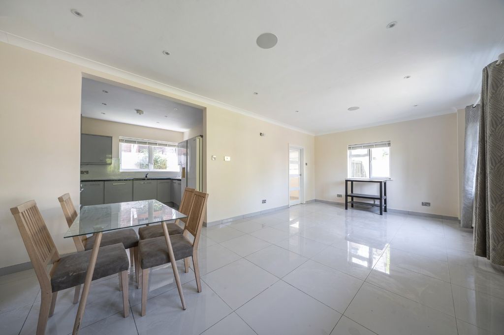 Additional image 15 of 4 bed semi-detached house for saleBrookvale Road, Highfield, Southampton, Hampshire SO17