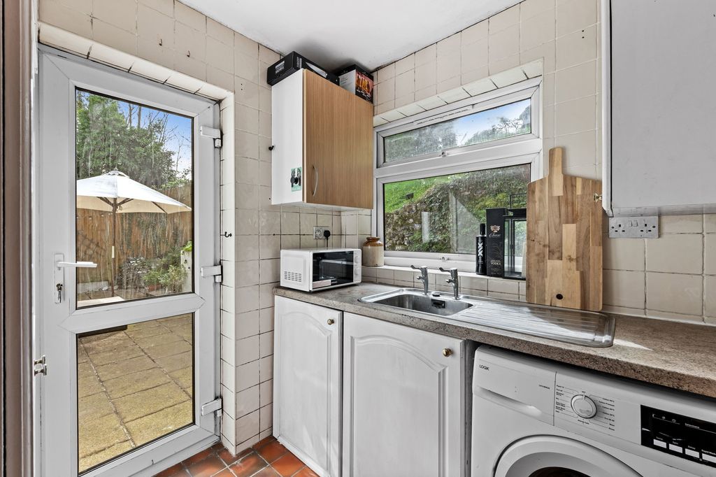 Additional image 9 of 3 bed detached house for saleHilltop Road, Whyteleafe CR3