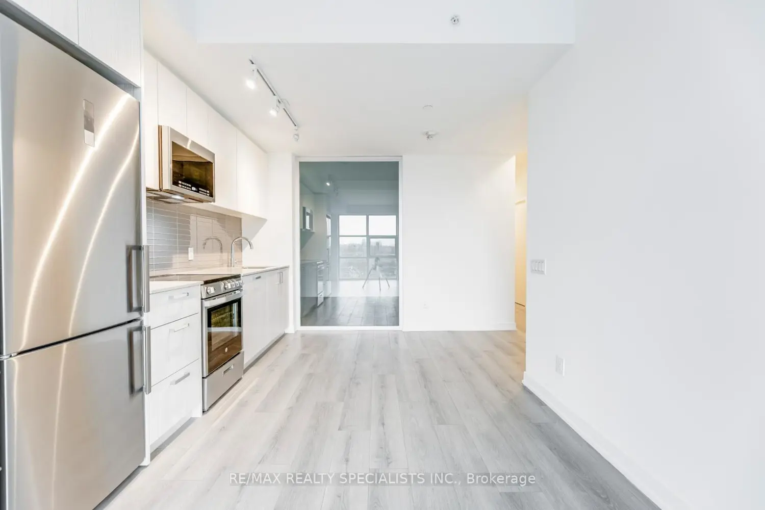 Additional image 10 of 1787 St Clair Avenue 419