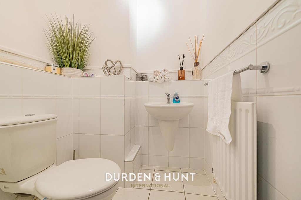 Additional image 9 of 3 bed flat for saleRegents Drive, Woodford Green IG8