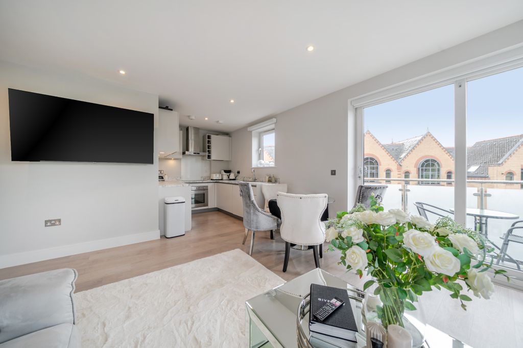 Additional image 8 of 2 bed flat for saleWhyteleafe Hill, Whyteleafe CR3