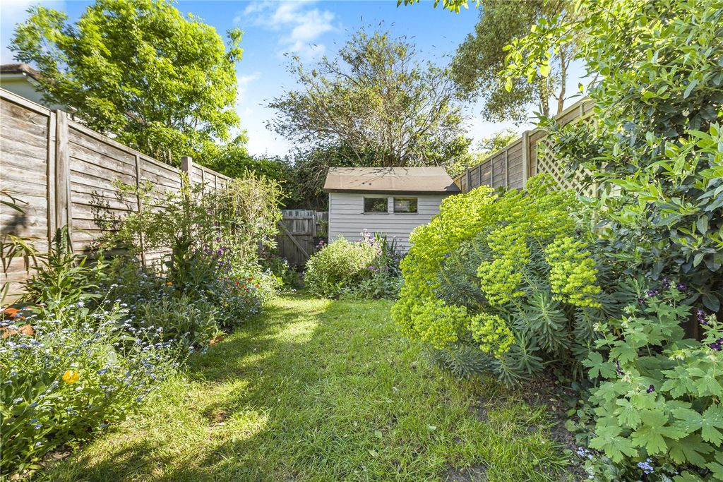 Additional image 17 of 2 bed terraced house for saleVictoria Road, Knaphill, Woking GU21
