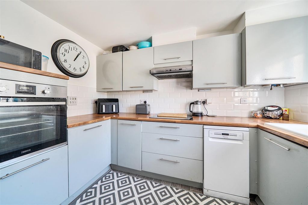 Additional image 13 of 3 bed semi-detached house for saleSaxon Shore Road, Portsmouth PO6