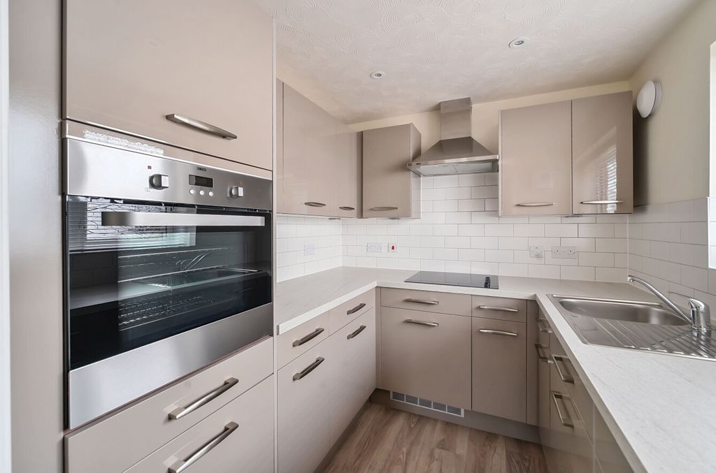 Additional image 10 of 1 bed flat for saleSpitfire Lodge, Belmont Road, Southampton, Hampshire SO17