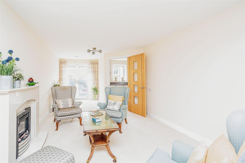 Additional image 6 of 2 bed flat for saleThorneycroft, Wood Road, Tettenhall WV6