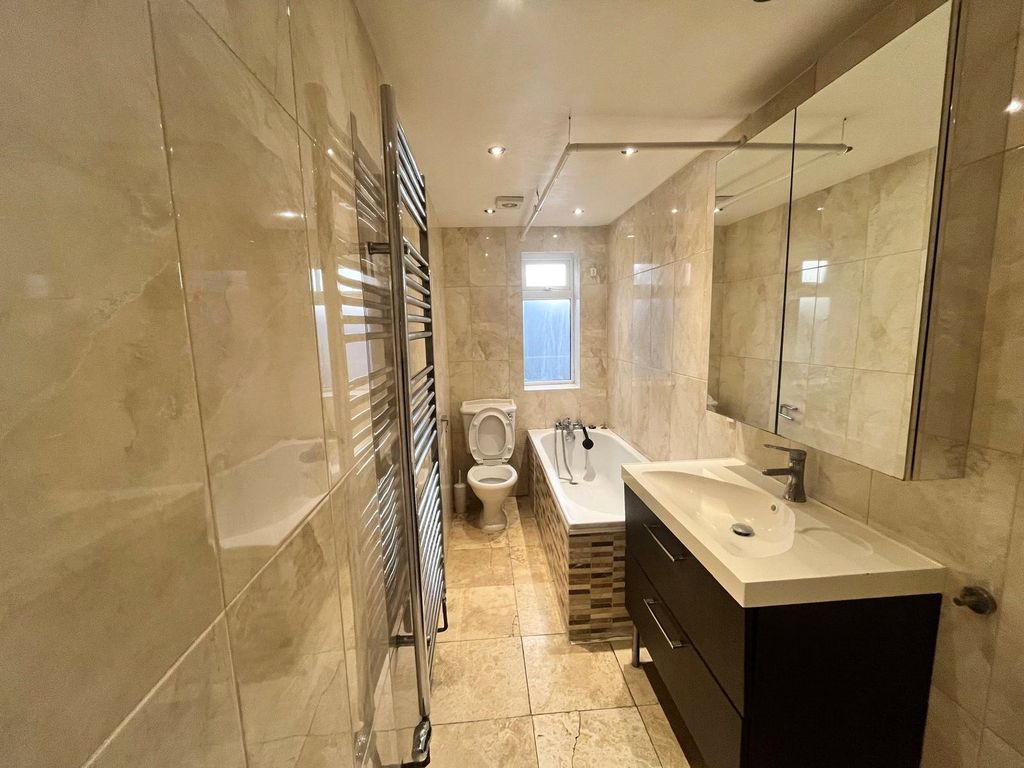 Additional image 4 of 3 bed maisonette for saleWaverley Road, Southampton, Hampshire SO15