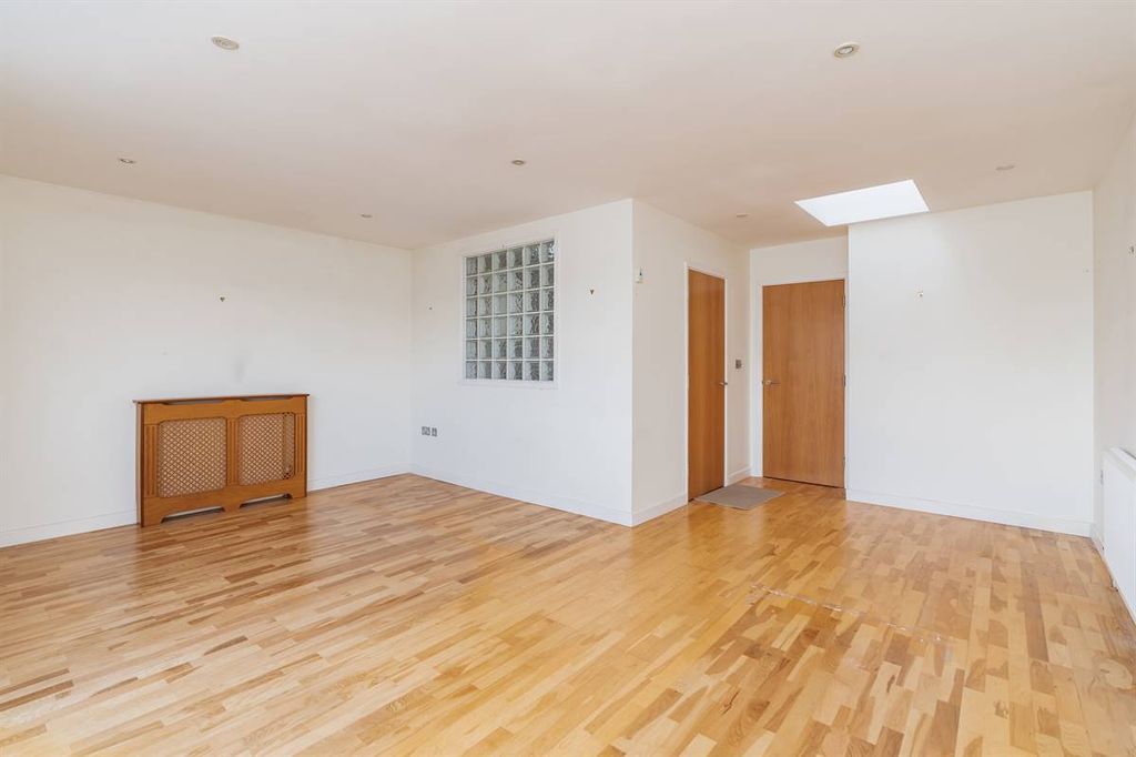 Additional image 4 of 2 bed flat for saleGraystone Road, Tankerton, Whitstable CT5