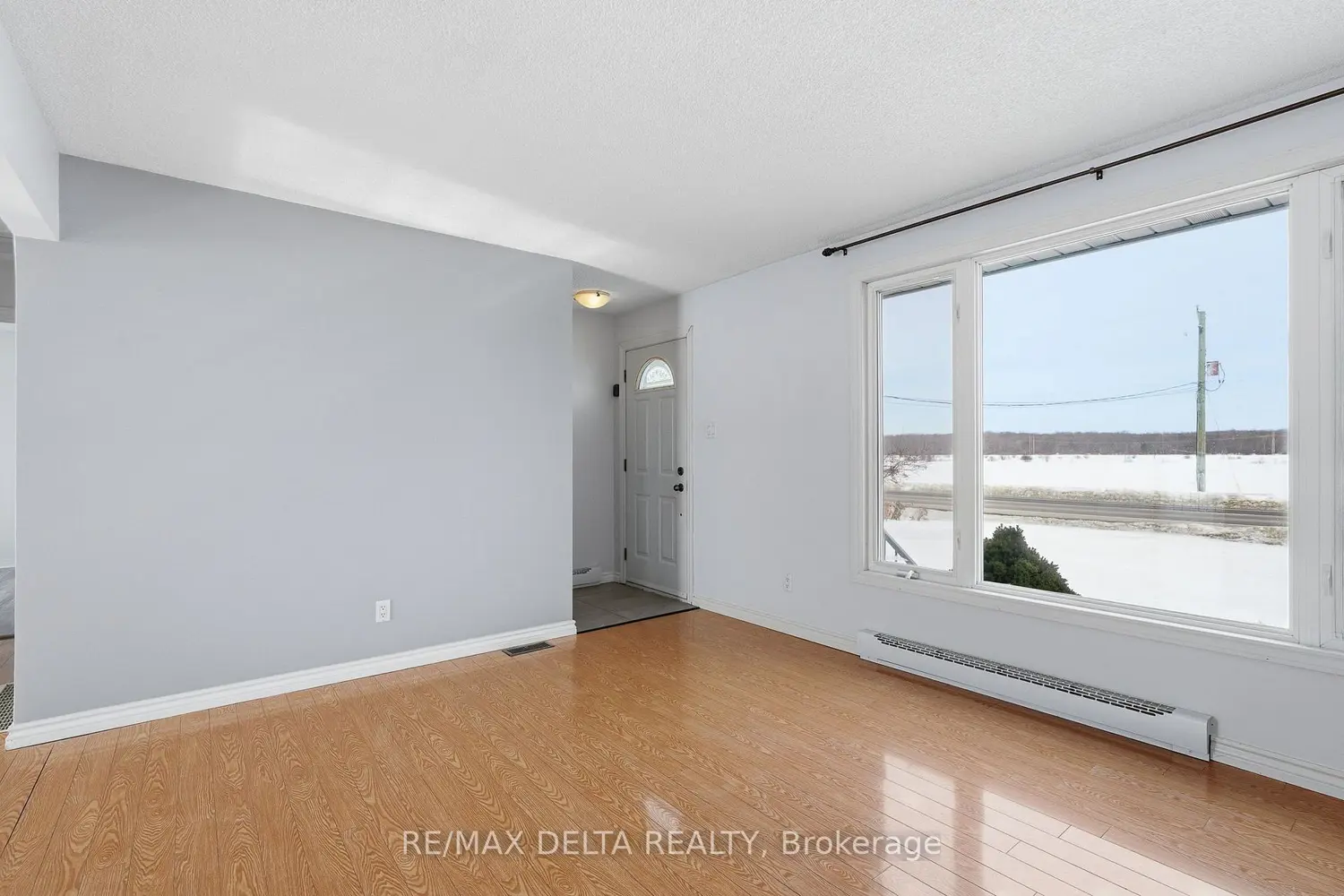 698 Baseline Road photo 2