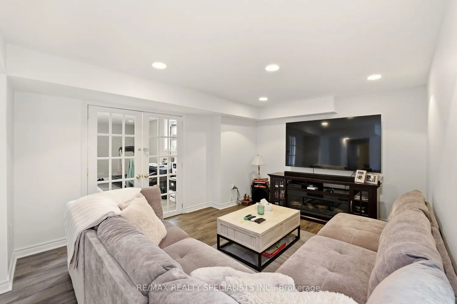 Additional image 15 of 16 Curry Crescent