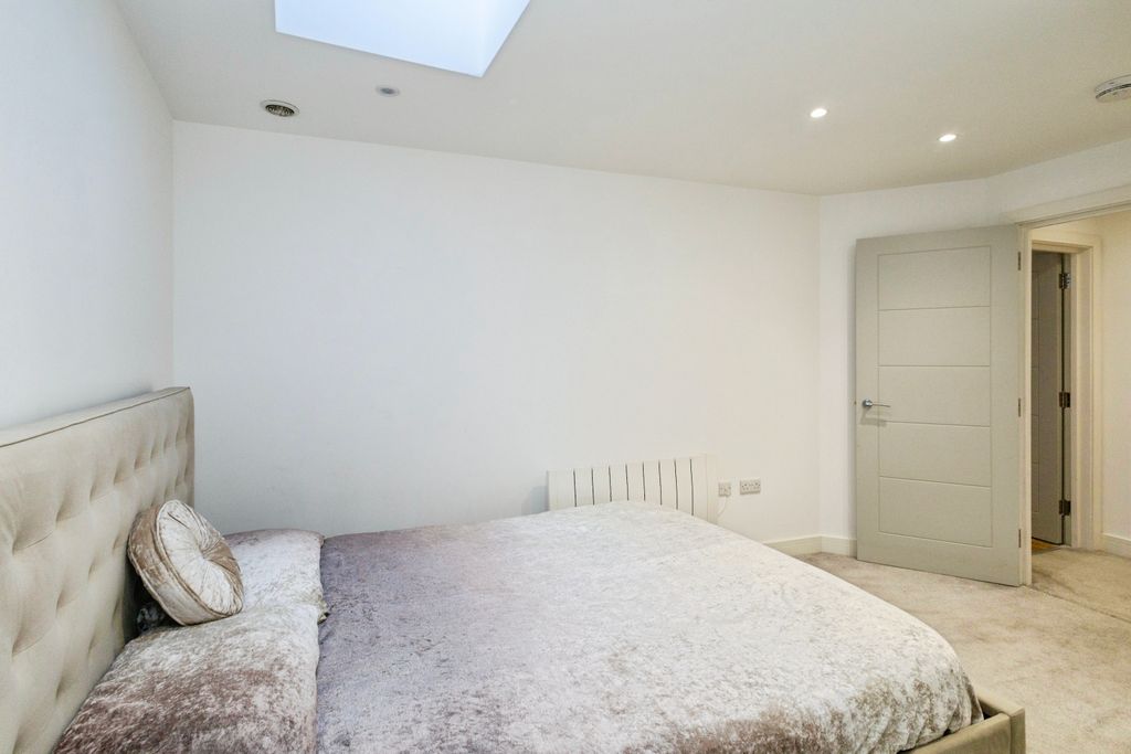 Additional image 9 of 1 bed flat for sale149A London Road, North End, Portsmouth PO2