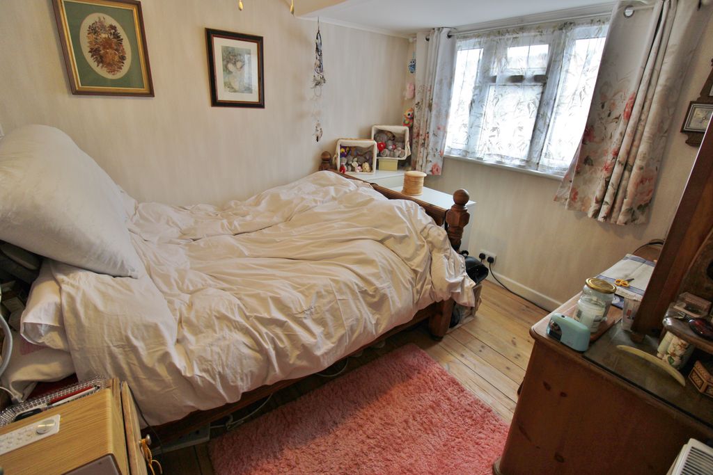 Additional image 13 of 4 bed semi-detached bungalow for saleSeaview Avenue, Portchester PO16