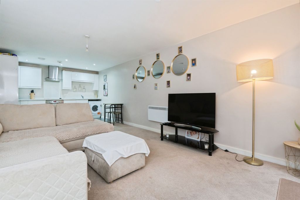 Additional image 3 of 2 bed flat for saleNorthlands Road, Southampton SO15